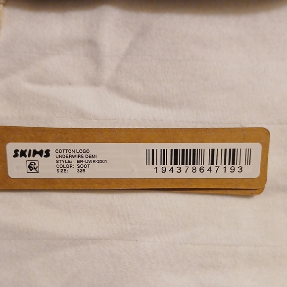 SKIMS Black Women's Bra - Picture 4 of 5